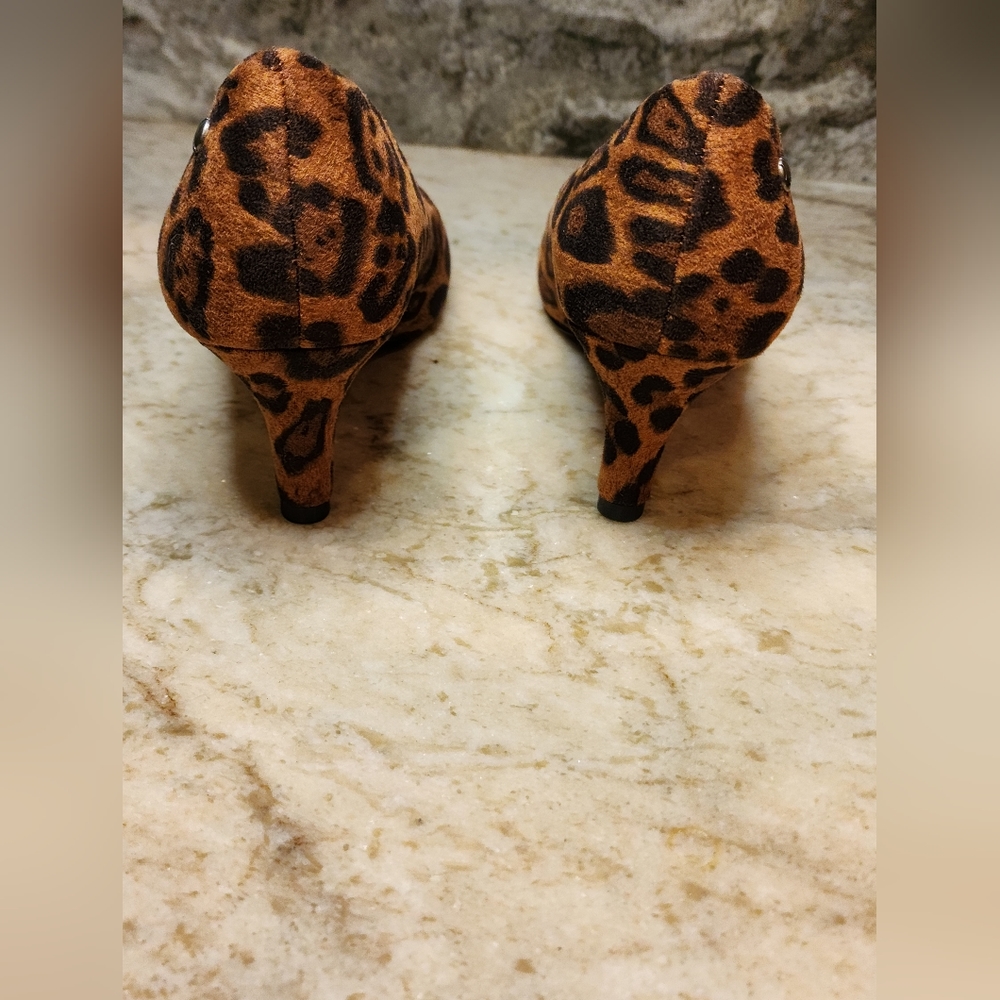 LifeStride Animal Leopard Print Heels Size 9M Like new. - Picture 3 of 7
